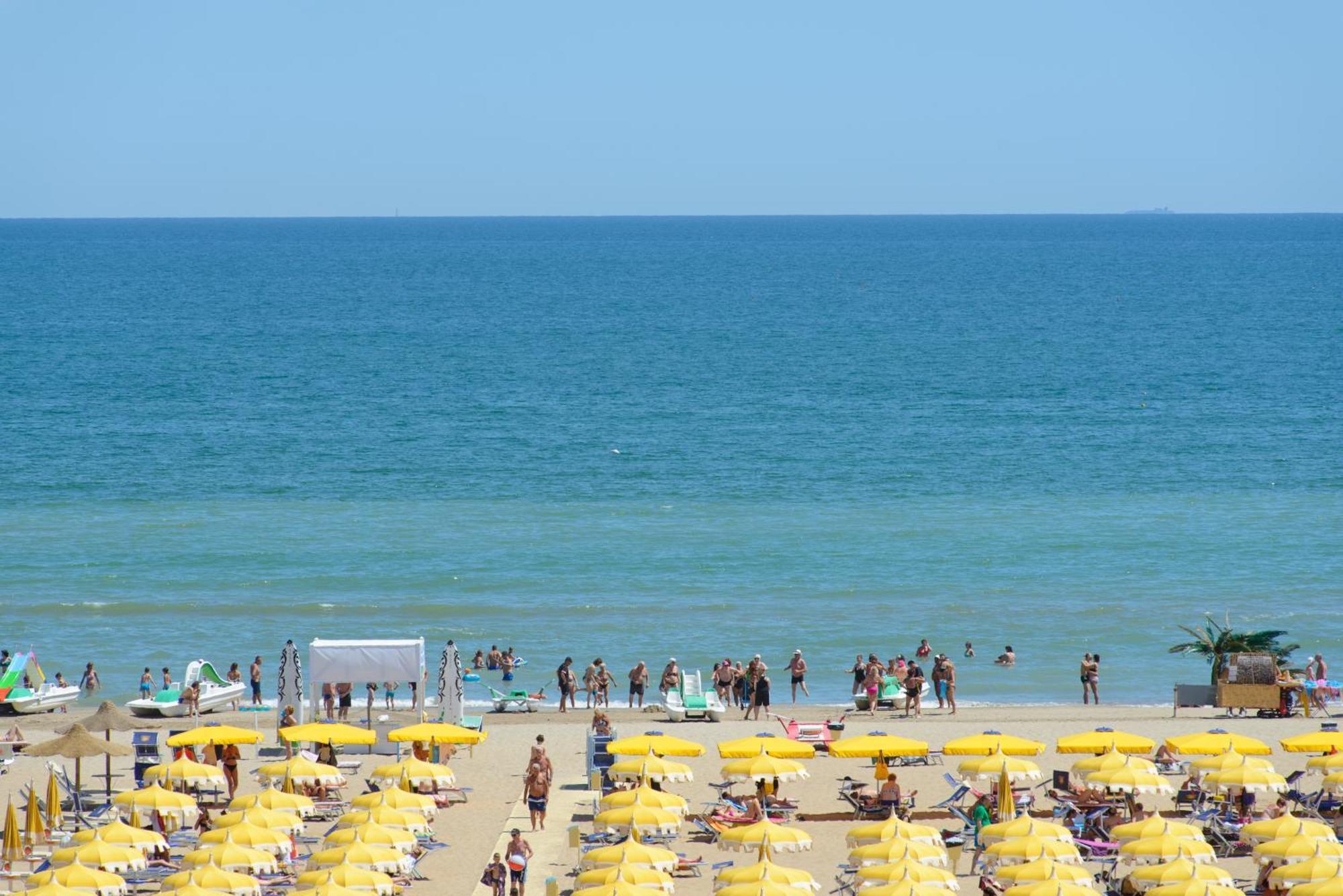 Hotel Nuova Medusa Rimini Exterior photo
