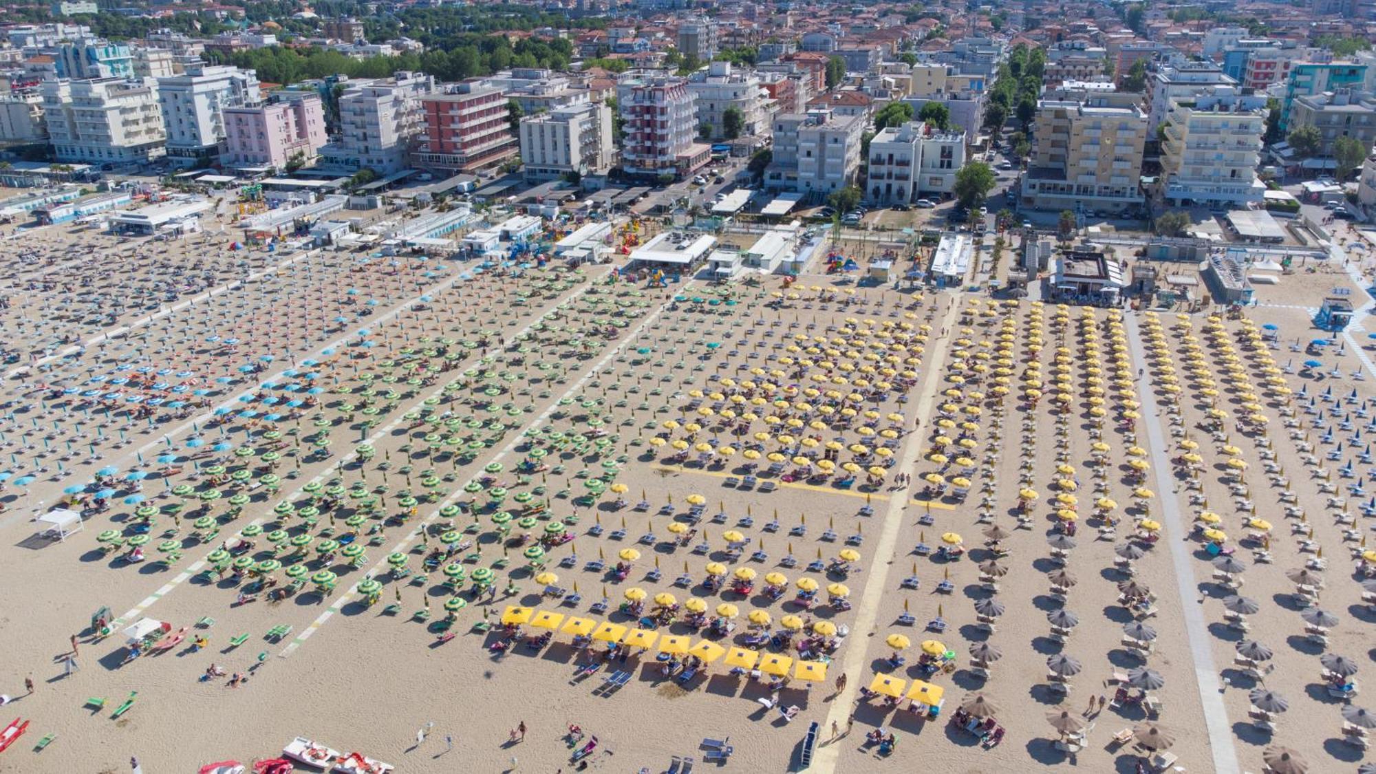 Hotel Nuova Medusa Rimini Exterior photo