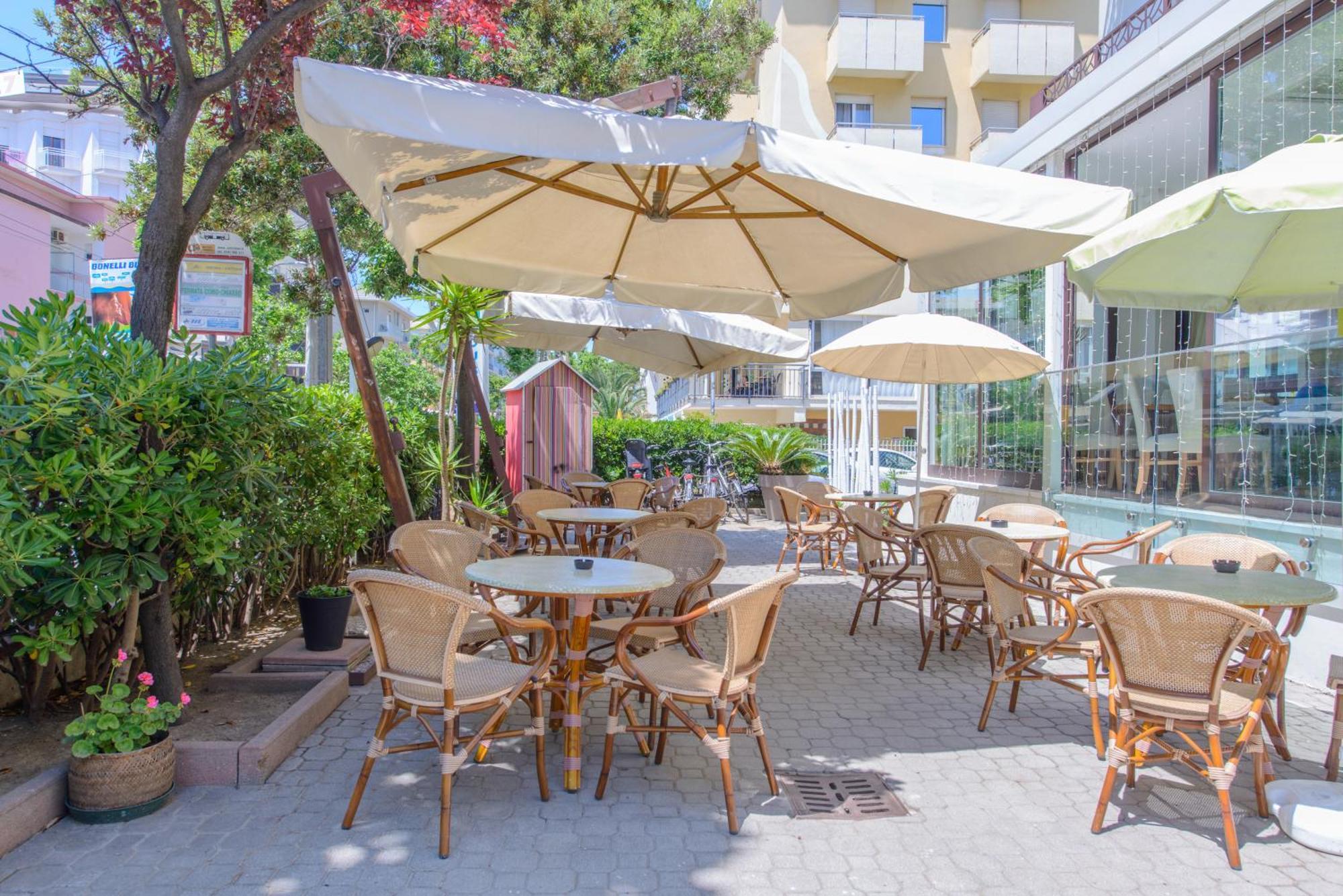Hotel Nuova Medusa Rimini Exterior photo