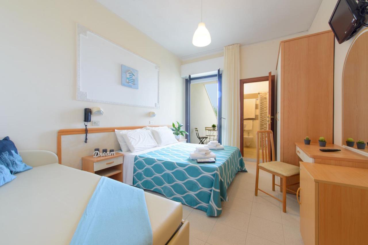 Hotel Nuova Medusa Rimini Exterior photo